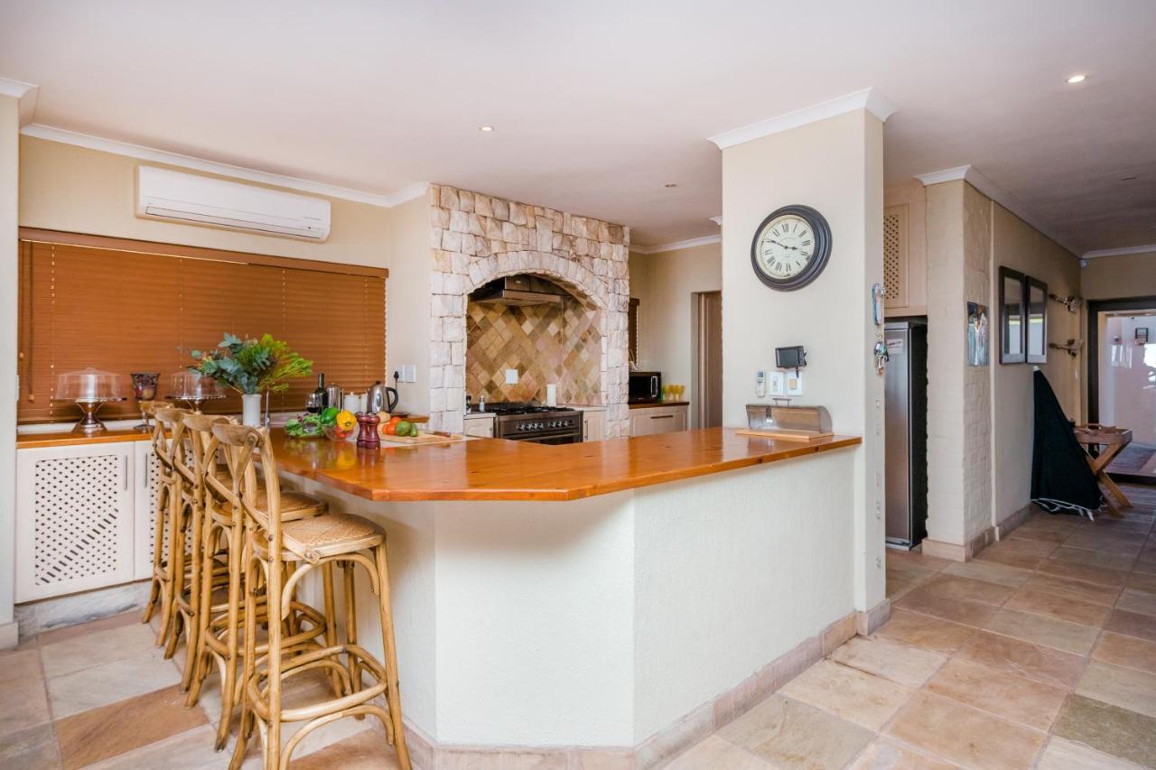 Whale Waters Self Catering Gansbaai Apartment Де Келдерс Екстериор снимка