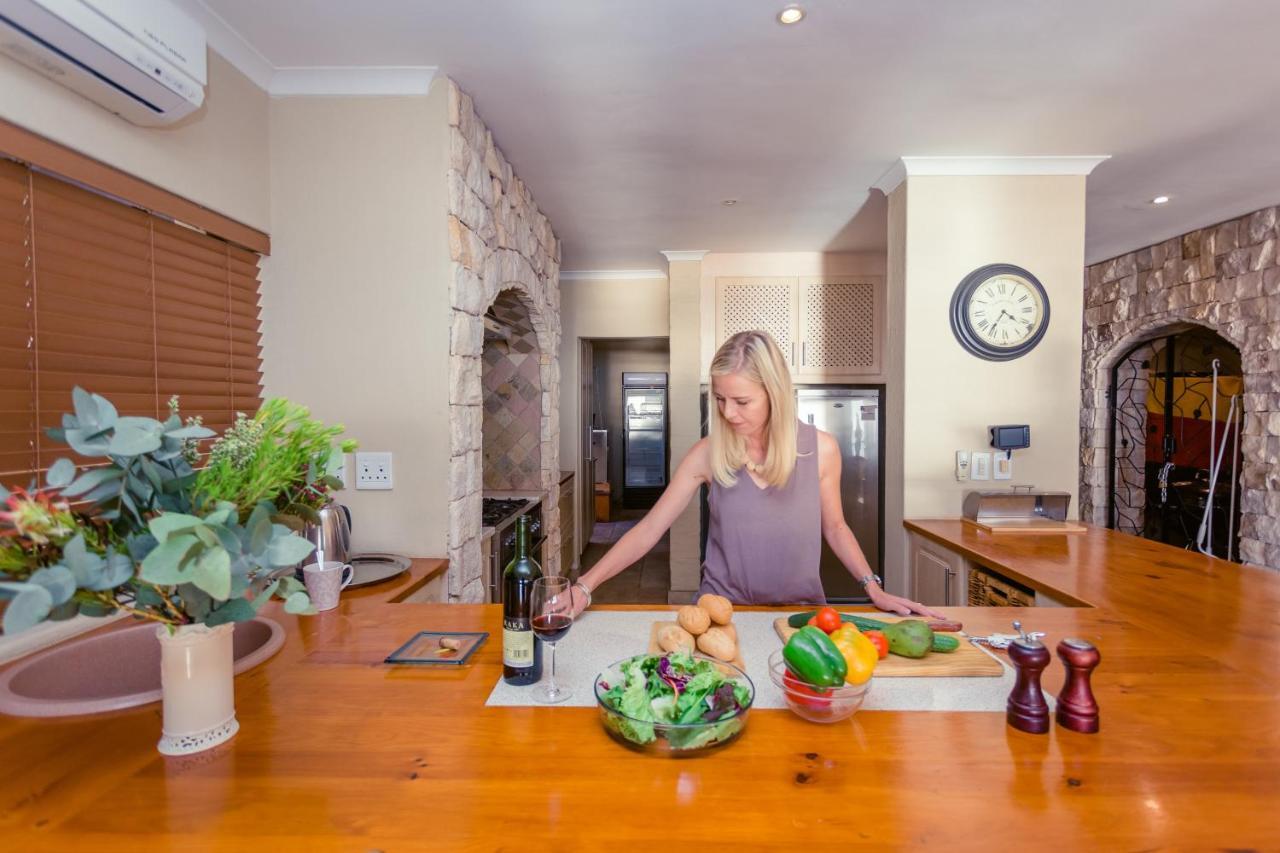 Whale Waters Self Catering Gansbaai Apartment Де Келдерс Екстериор снимка