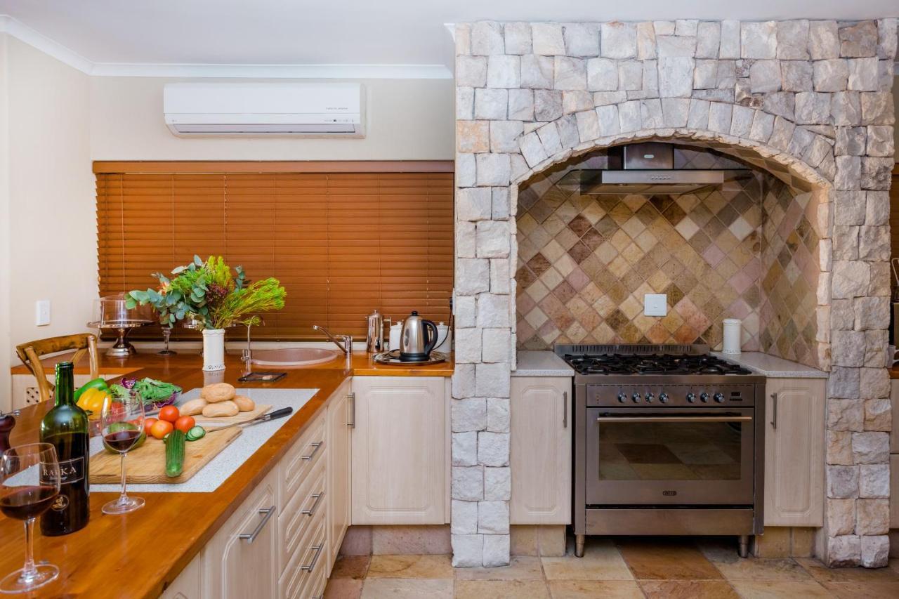 Whale Waters Self Catering Gansbaai Apartment Де Келдерс Екстериор снимка